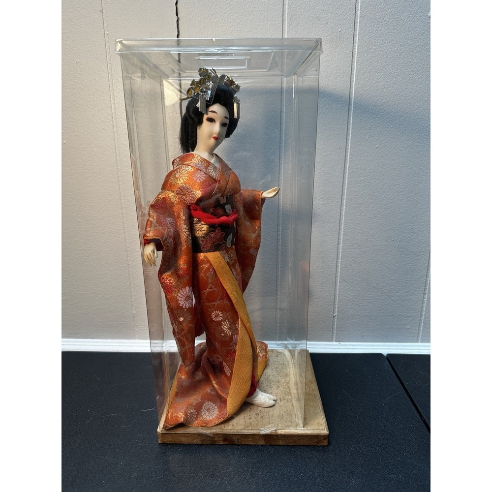 VTG Japanese Geisha Doll Floral Kimono Wood Base Glass‎ Case 16.5" Tall